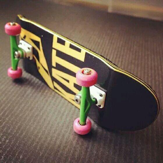 极限运动花样滑板教学,手指滑板推荐适合学生党