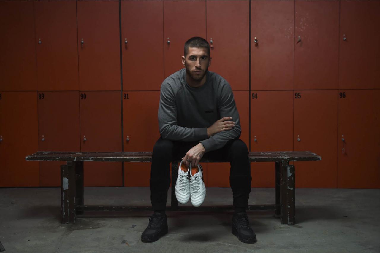 拉莫斯大巴黎首秀球鞋,拉莫斯最新球鞋