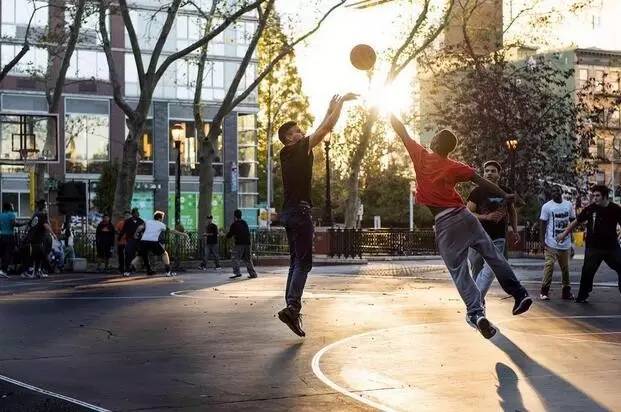 篮球场是最美的风景,篮球就是最美风景