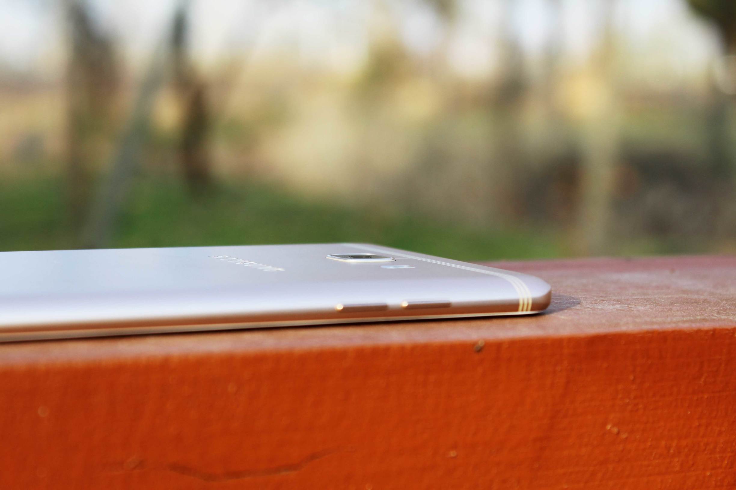 三星galaxyc9pro多少钱,三星旗舰手机性价比最高的