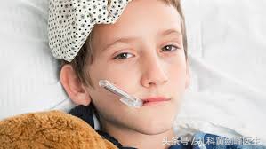 眼泡肿发烧,眼泡浮肿是不是和上火有关