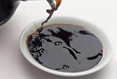 冬天手脚干裂用什么可以保湿,治冬天手脚干裂的药膏