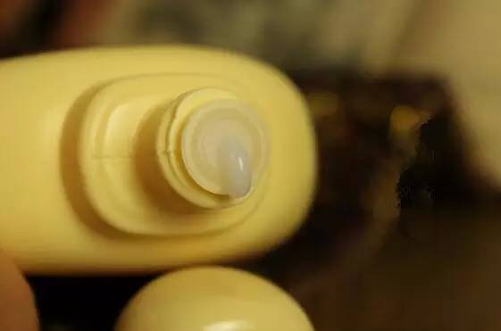 推荐一下最近很火的护肤品 (最近朋友推荐一款很好用的护肤品)