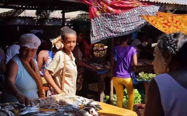 沙龙｜小日子x无二之旅：睡遍全世界的床，逛遍全球集市