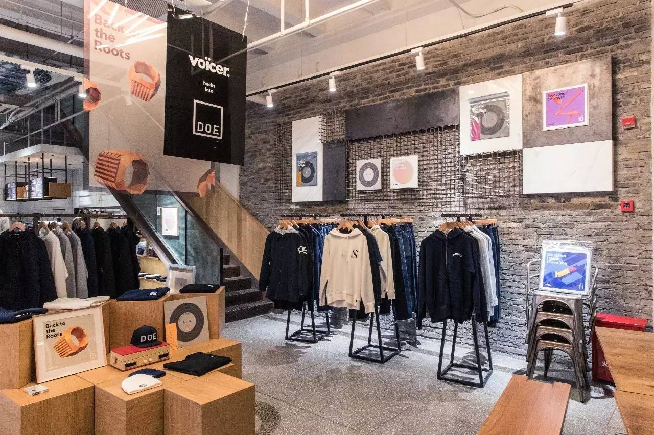 图集｜我们带着这些“黑胶唱片”和几百个好看的人，一起入侵了DOE