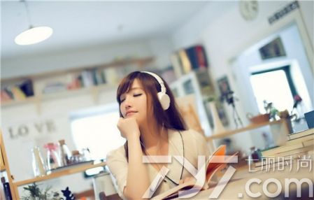 颈椎牵引躺着好还是坐着牵引好,颈椎牵引时手更麻时还能牵引吗