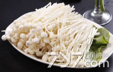 金针菇直接煮吃有毒吗,什么样的生金针菇不能吃