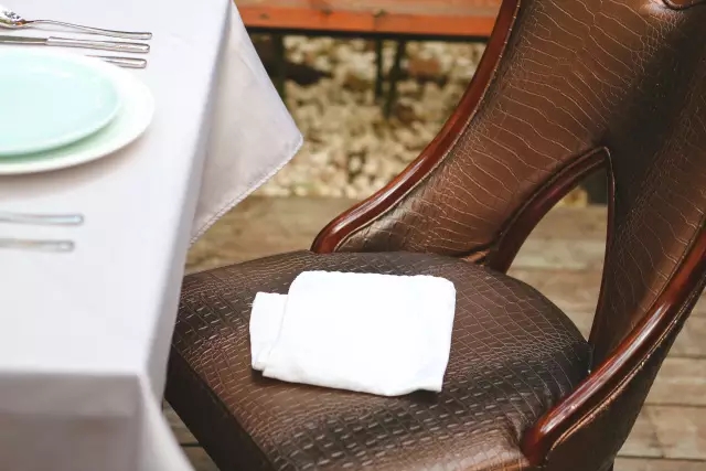 谈恋爱的时候总想吃东西,不会吃西餐第一次约会怎么办