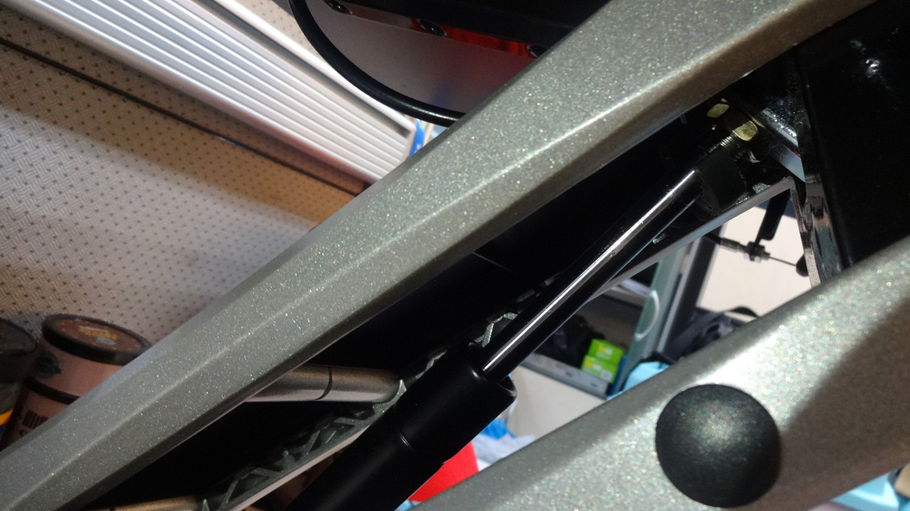 杂乱办公桌秒变干净办公桌,办公桌智能改造