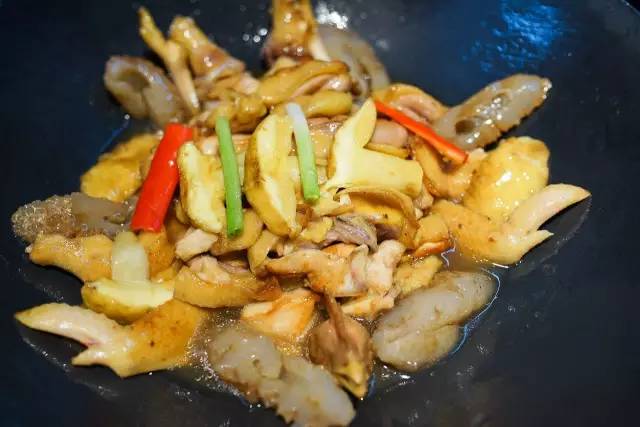 闇插彴澶氳倝鑺卞洯椁愬巺,澶氳倝妞嶇墿椁愬惂