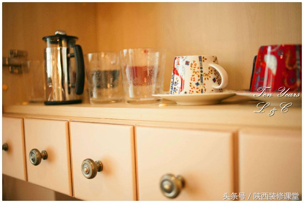 结婚已经十年，十年给老婆的礼物就是这套不大不小的房子