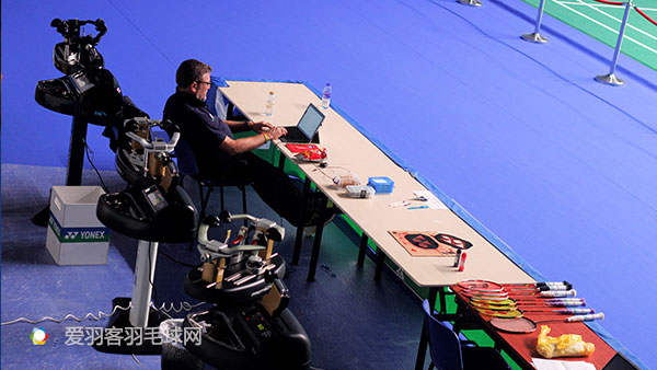 羽*总联**决赛现场爆料，山口茜羽毛球拍竟只有26磅