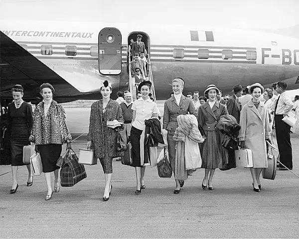 迪奥三十岁的年龄适合色号,迪奥30岁女士