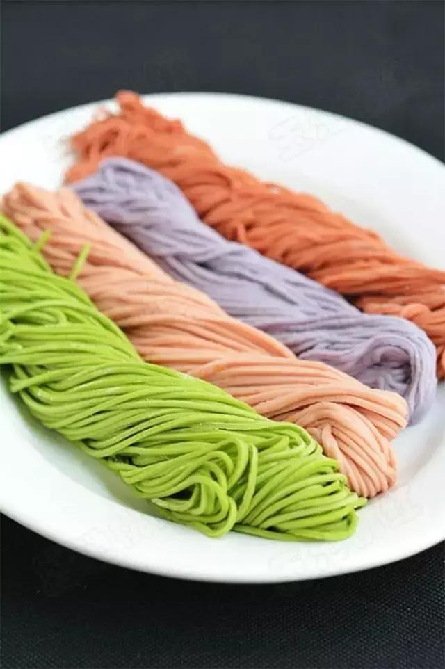 美食diy想怎么吃就怎么吃,好吃的五彩蔬菜面