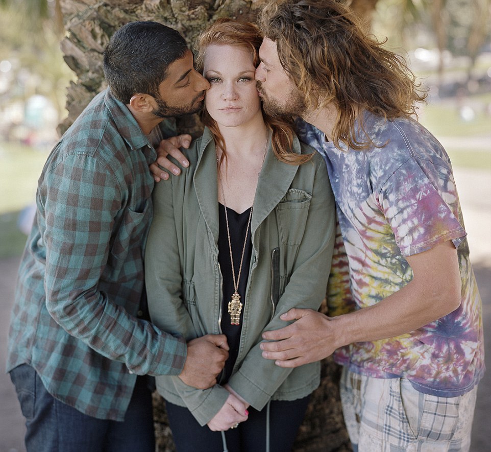 街头摄影师给陌生人拍照谈对象,摄影师街头给陌生人拍照