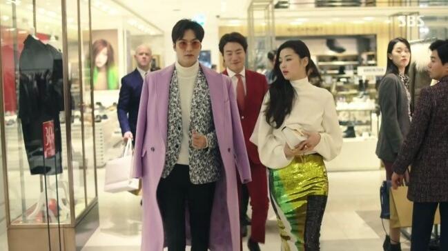 冬日穿搭女高端感大衣,丝贵纯都冬日烟花大衣