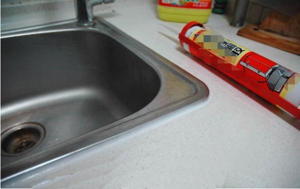 水槽胶条发霉变黑,水槽发霉清理方法有哪些