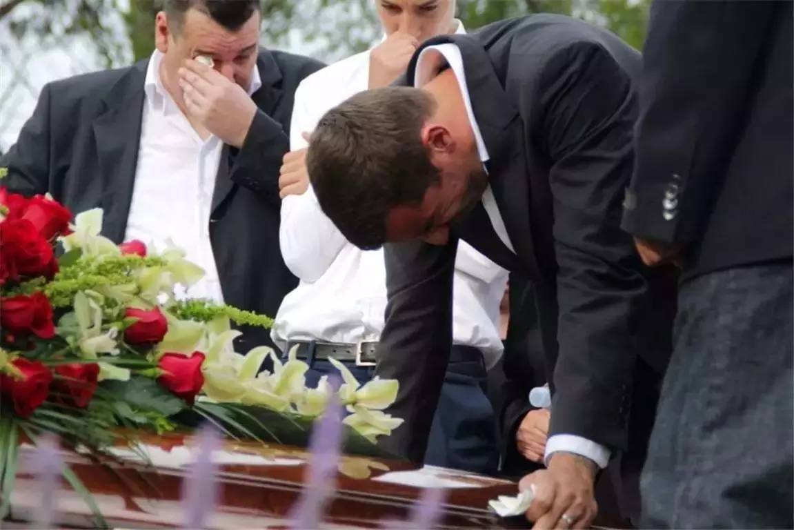 2021足坛感动泪目瞬间,2016足坛十大催人泪下的瞬间