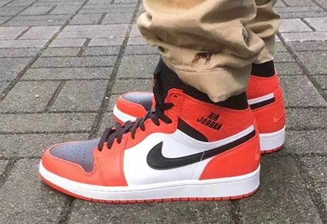 aj1为什么感觉两双鞋面不一样,aj1灰白高帮最新发售的是限量款吗