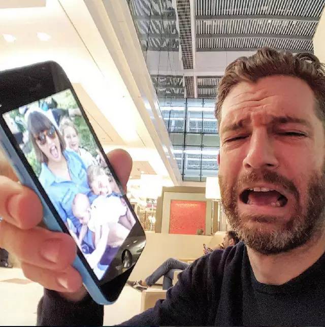 一个娃就够呛了，家有四个小公主怎么办？