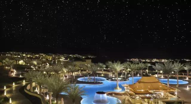 迪拜王子开车去沙漠越野,沙漠越野迪拜沙漠汽车赛