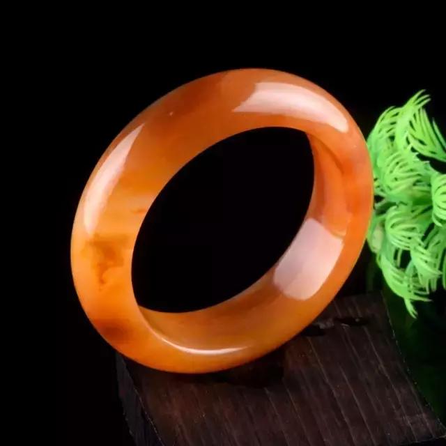 冰种玉手镯黄龙玉高端,玉手镯是黄龙玉吗值钱吗