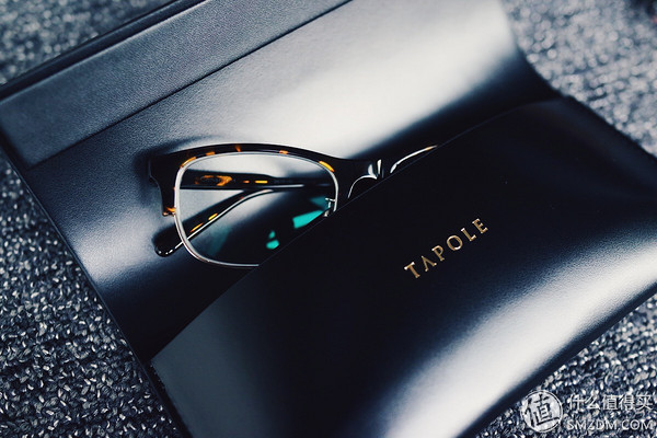 柯南戴白眼镜图片,柯南同款眼镜戴上之后能看见吗