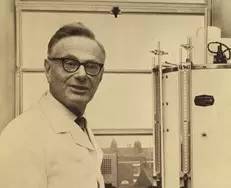 他被纳粹*害迫**,“玩拼图”玩出诺贝尔奖,打脸《Nature》