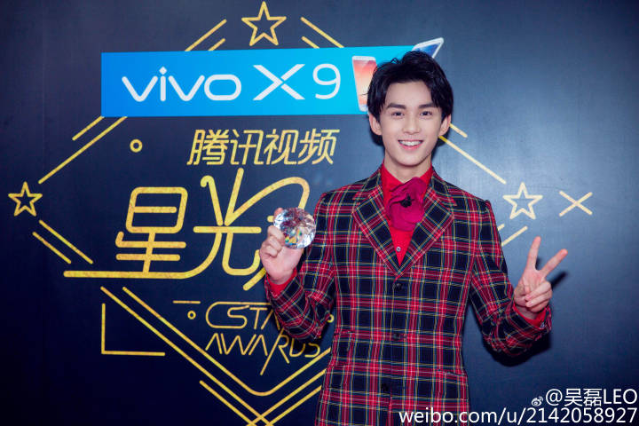 吴磊胡歌送祝福视频,吴磊春晚祝福视频