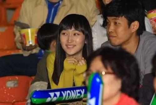 打羽毛球要懂的球场礼仪,打羽毛球时如何看球