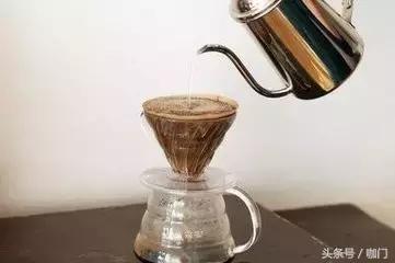 那些正在消失的咖啡师技能——10年前，上岗得会果盘雕刻