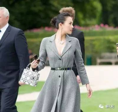 杨幂背的mk包,杨幂同款mk包经典款