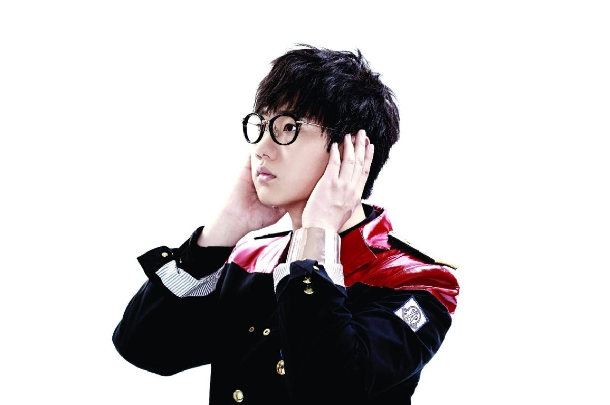 与本兮同期的非主流歌手,本兮逝世为什么还发新歌