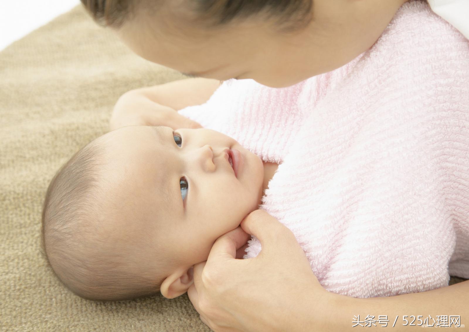 宝宝皮肤干燥怎么补水最快,解除幼儿皮肤饥渴的有效方法