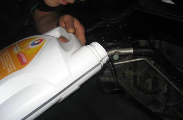 自己的爱车要年检,过年回家先给爱车做个全面检查吧