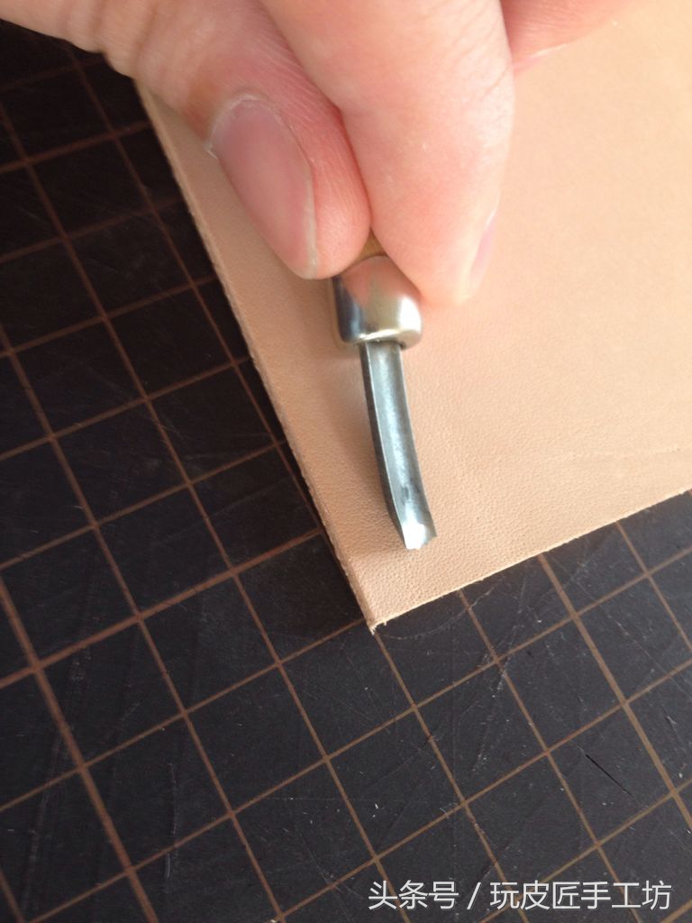 皮雕钱包手工制作视频,简易真皮手工钱包制作教程