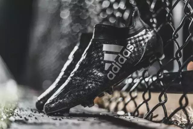 色彩斑斓的新一年,先从黑白格纹之耀开始吧!