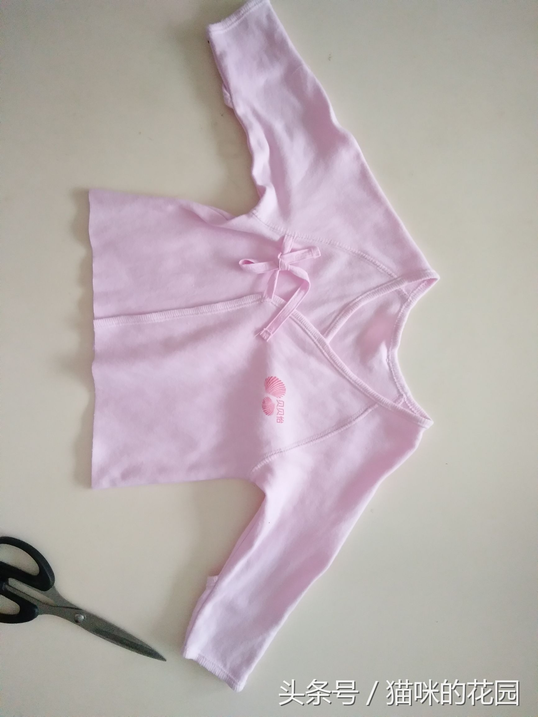 带拉链的连体衣怎样改上衣视频,婴儿连体衣改成上衣裁剪方法