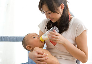 有什么好的方法让宝宝吃奶粉,一岁宝宝不喝奶粉有妙招