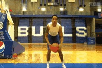 篮球怎么练习控球,职业篮球运动员是如何训练投篮的