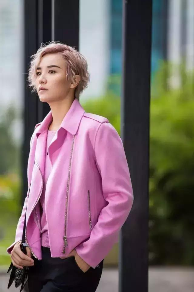 陈乔恩刘雯宋佳争着穿,那些年丑哭的国产牌子终于时髦上天!