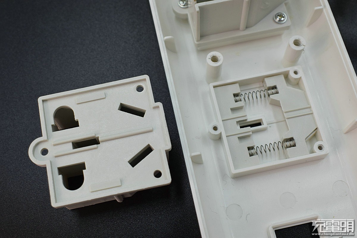 虽名不经传但也可圈可点达世奇插线板评测及拆解