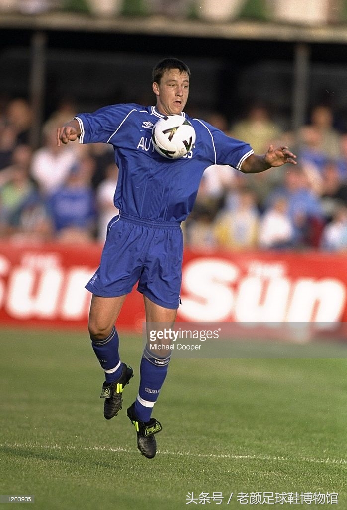 what足球,what鞋是什么牌子