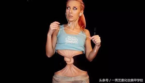 女子用化妆术“擦”掉身体，将腰打结！