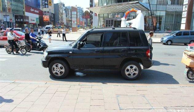 正常车油表亮了还能开多远,一般车亮了油表灯还可以开多久