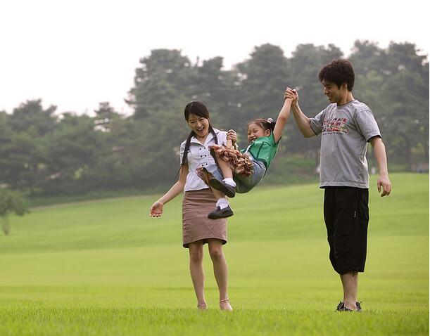 这个宝宝不简单,出生自带“丘比特”特效,buling!