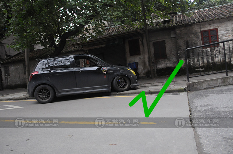 底盘防托底,底盘低过坑技巧