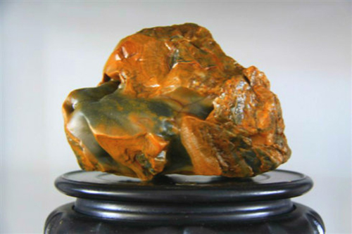 红碧玉与鸡血红的区别,什么颜色的和田碧玉最贵