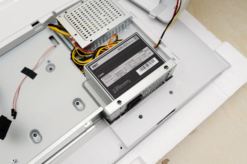 破天荒！HKCX320一体机带曲面屏，性能还能秒台式机