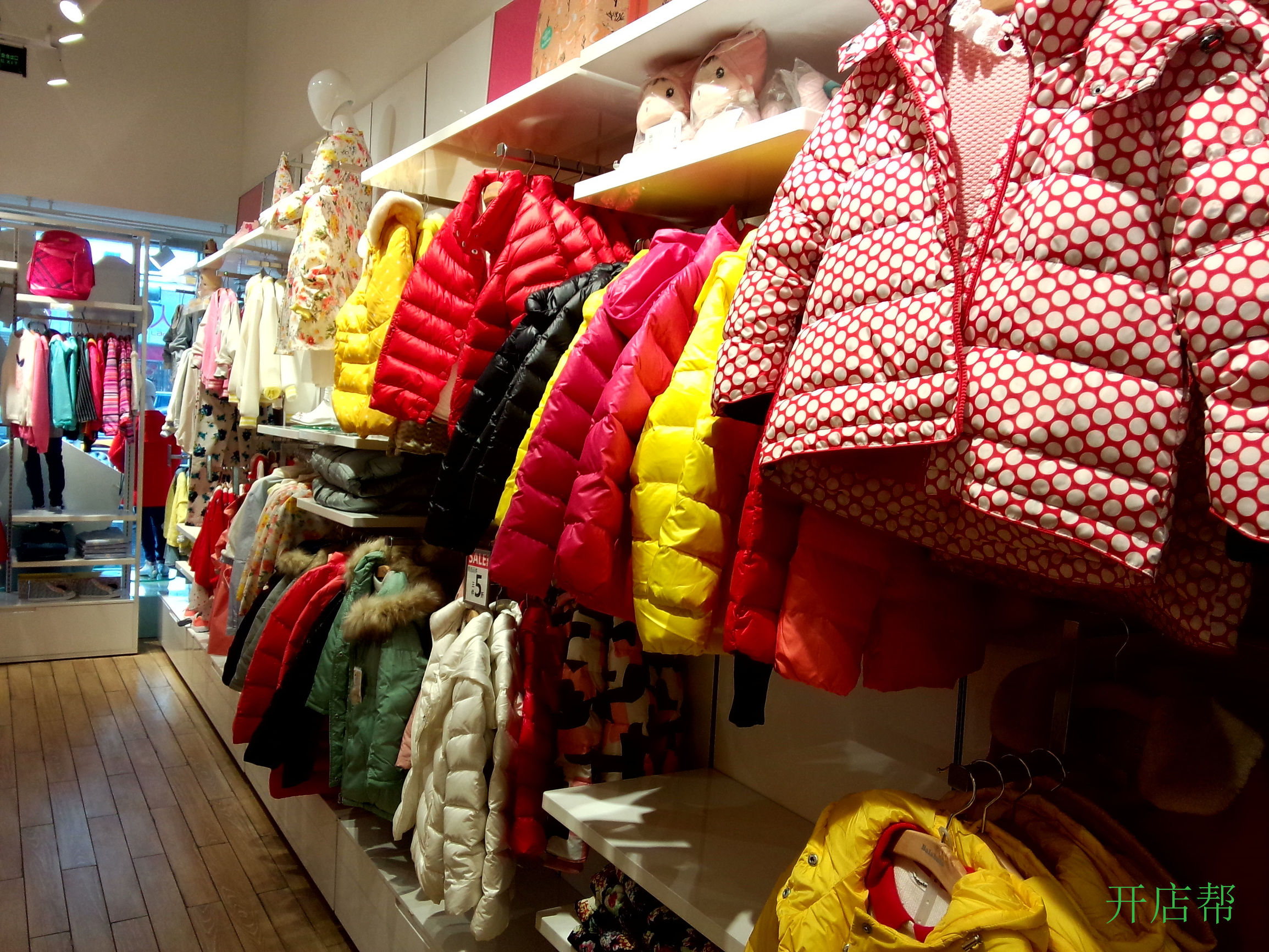 如何开一家巴拉巴拉童装店,开一个巴拉巴拉专卖店要多少钱